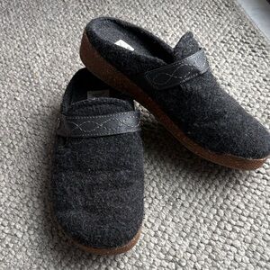 Earth Origins Charcoal Wool Slip-On Shoes
